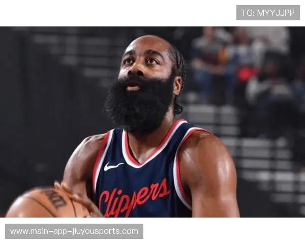 哈登与独行侠互掐,快船险胜暴露球队续航问题 哈登与独行侠互掐,快船险胜暴露球队续航问题