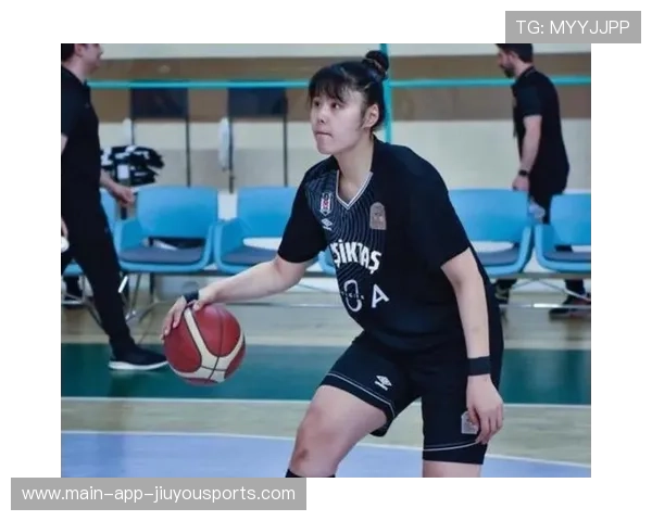 谁说护具不能美？李月汝这条自拍狠狠破圈！，李月汝哽咽