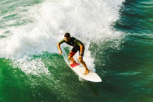 九游-哈兰德再创欧冠历史新纪录，曼城豪取三连胜，哈兰德代表两支球队参加欧冠